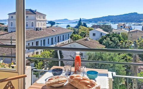 La Croisette: Wohngebiet, Haus, Zuhause, Wohnung, Resort, Schwimmbad, Balkon, Ferienort, Eco Hotel, Schatten