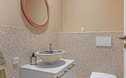 Stjerne - 300M to the Fjord: Armatur, Flooring, Fussboden, Badezimmer, Installation, Interior Design, Sinken, Zapfhahn, Keramik, Bad Sink