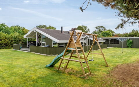 Windelgard - from the Sea: Grundstueck, Zuhause, Schatten, Ground, Garten, Rasen, Hütte, Estate, Landscaping, Garten