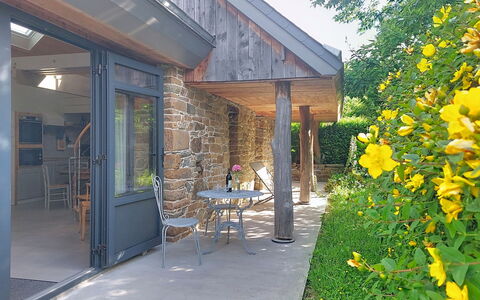 Le Préau: Holz, Tür, Hütte, Zuhause, Schatten, Gartenbauten, Garten, Blumentopf, Abstellgleis, Home Door