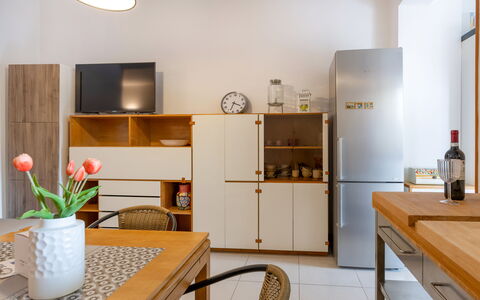 Casa Ballerini: Möbel, Interior Design, Flooring, Cabinetry, Holz, Regale, Fussboden, Küche, Küchengerät, Regal