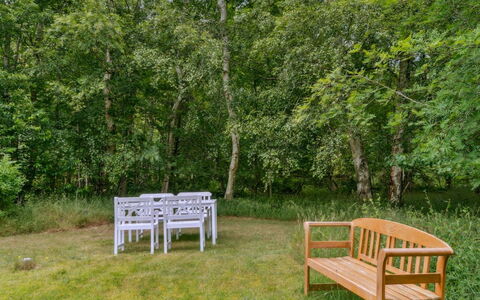 Tekla - from the Sea: Grün, Holz, Möbel, Strauch, Gartenmöbel, Garten, Außenbank, Frühling, Ground, Park