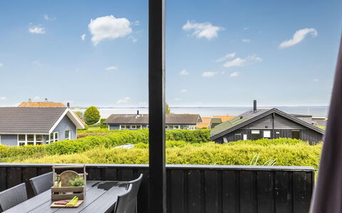 Fraja - 300M from the Sea: Haus, Zuhause, Dach, Wohngebiet, Hütte, Estate, Bauernhaus, Rasen, Landscaping, Abstellgleis