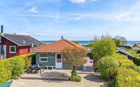 Egonie - 100M from the Sea: Estate, Schatten, Auffahrt, Bauernhaus