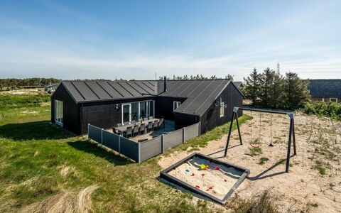 Agnes - 900M from the Sea