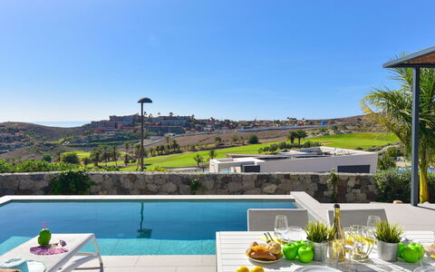 Las Yucas 2: Schwimmbad, Möbel, Stuhl, Resort, Gartenmöbel, Eco Hotel, Landscaping, Fliese, Schatten, Villa