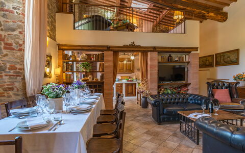 Antica Villa Della Lana: Möbel, Holz, Tabelle, Interior Design, Stuhl, Küche & Esszimmer Tisch, Flooring, Beleuchtung, Zimmer, Esszimmer