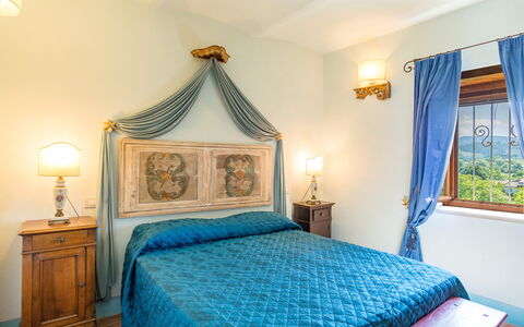 Antica Villa Della Lana: Möbel, Interior Design, Schlafzimmer, Bett, Bettdecke, Bedding, Fussboden, Beleuchtung, Flooring, Linens