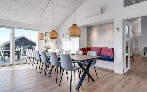 Finulf - 300M from the Sea: Estate, Schatten, Auffahrt, Bauernhaus