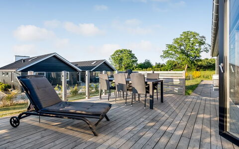Finulf - 300M from the Sea: Estate, Schatten, Auffahrt, Bauernhaus