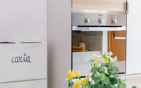 Suite Acquamare: Küchengerät, Küche, Major Appliance, Haushaltsgerät, Geschirr, Countertop, Cabinetry, Möbel, Schublade, Schrank
