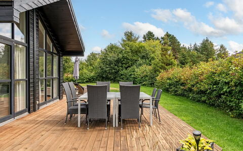 Smilla - 1.1Km from the Sea: Holz, Veranda, Holzboden, Hartholz, Zuhause, Deck, Holzbeize, Planke, Stuhl, Garten