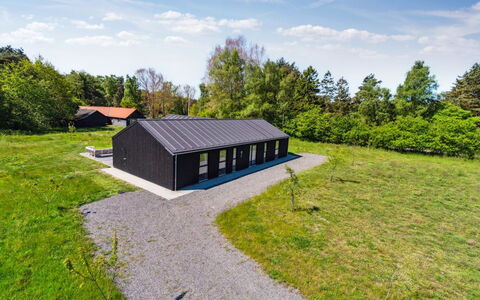 Tove - 350M from the Sea: Holz, Möbel, Wohnung, Zimmer, Decke, Holzbeize, Stuhl, Hartholz, Lack, Holz