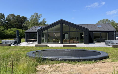 Tove - 350M from the Sea: Holz, Flooring, Interior Design, Fussboden, Möbel, Holzboden, Zimmer, Decke, Holzbeize, Hartholz