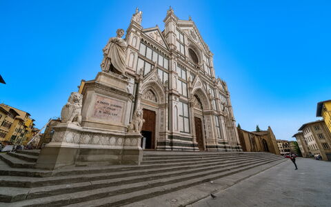San Cristofano Blu Apartment Santa Croce, Florence: Himmel, Fassade, Wahrzeichen, Anbetungsstätte, Kirche, Mittelalterliche Architektur, Morgen, Touristenattraktion, Heilige Orte