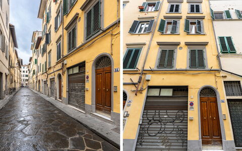 San Cristofano Blu Apartment Santa Croce, Florence: Wand, Nachbarschaft, Wohnung, Tür, Beton, Eigentumswohnung, Gasse, Bürgersteig, Farbe, Balkon