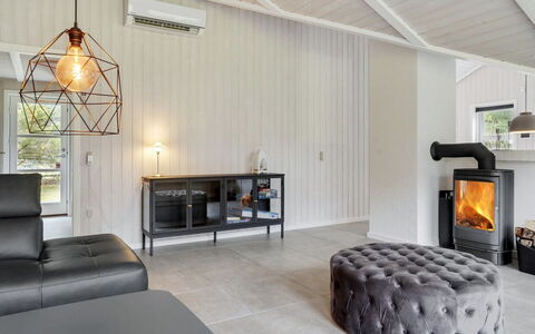Rietrikki - 2.4Km from the Sea: Interior Design, Flooring, Wand, Möbel, Fussboden, Decke, Holz, Couch, Light Fixture, Wohnzimmer