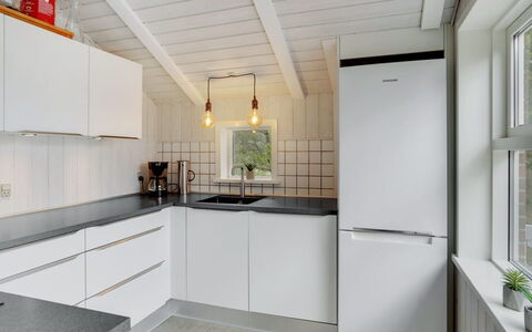 Rietrikki - 2.4Km from the Sea: Küche, Küchengerät, Countertop, Major Appliance, Interior Design, Flooring, Holz, Cabinetry, Haushaltsgerät, Decke