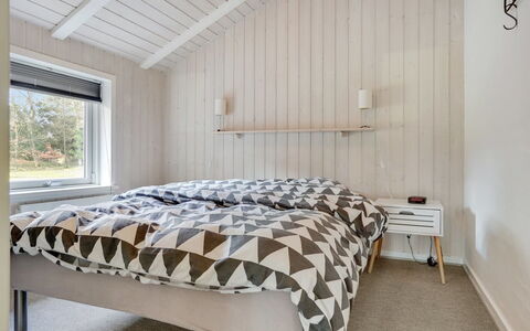 Rietrikki - 2.4Km from the Sea: Schlafzimmer, Bett, Holz, Bedding, Bettdecke, Decke, Interior Design, Linens, Flooring, Bettrahmen