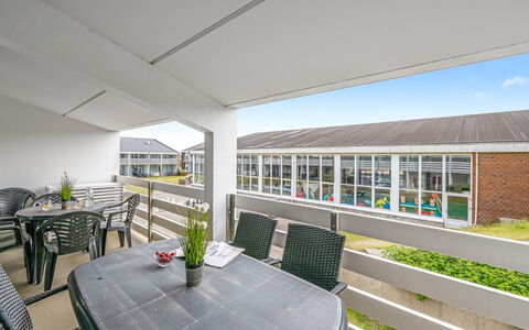 Jari - 200M from the Sea: Zuhause, Hütte, Veranda, Abstellgleis, Bauernhaus, Outdoor Struktur