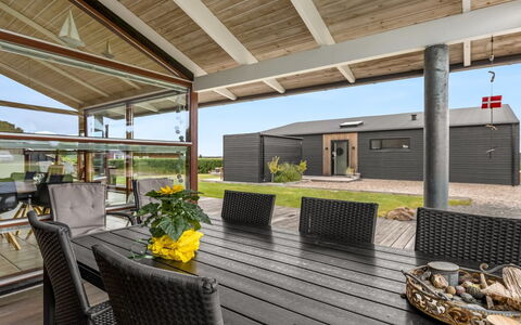 Ayda - 200M from the Sea: Haus, Zuhause, Dach, Wohngebiet, Hütte, Estate, Bauernhaus, Rasen, Landscaping, Abstellgleis