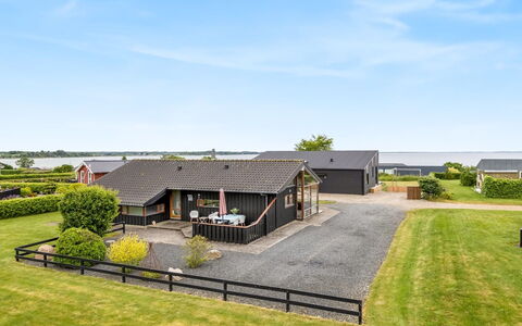 Ayda - 200M from the Sea: Haus, Zuhause, Dach, Wohngebiet, Hütte, Estate, Bauernhaus, Rasen, Landscaping, Abstellgleis