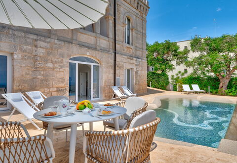 Villa Augusta Vista Mare: Estate, Schwimmbad, Villa, Villa, Ferienort, Hazienda, Palast, Gartenmöbel, Resort