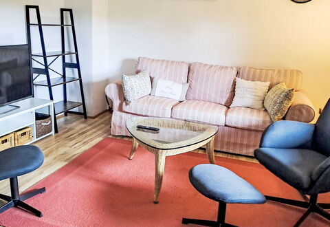 Nachtigall: Möbel, Interior Design, Flooring, Fussboden, Holz, Zimmer, Wohnzimmer, Stuhl, Teppich, Zuhause