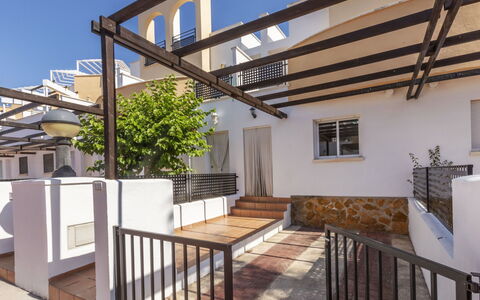 Palm Beach: Wohngebiet, Veranda, Zuhause, Balkon, Geländer, Wohnung, Deck, Hof, Schatten, Estate