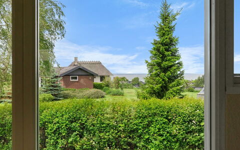 Nis - 250M from the Sea: Blau, Strauch, Hütte, Ground, Garten, Estate, Schatten, Landscaping, Bauernhaus, Eco Hotel