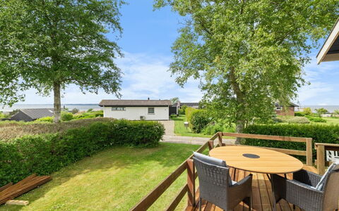 Nis - 250M from the Sea: Blau, Strauch, Hütte, Ground, Garten, Estate, Schatten, Landscaping, Bauernhaus, Eco Hotel