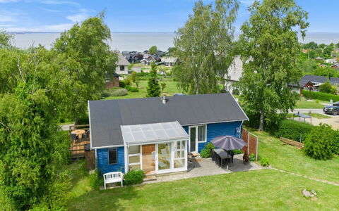 Nis - 250M from the Sea: Blau, Strauch, Hütte, Ground, Garten, Estate, Schatten, Landscaping, Bauernhaus, Eco Hotel