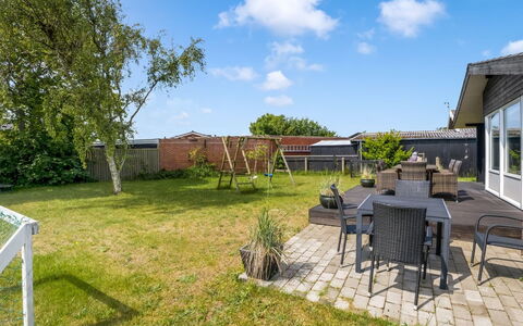 Yardila - 900M from the Sea: Estate, Schatten, Auffahrt, Bauernhaus