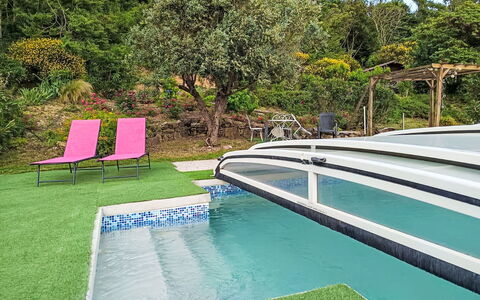 Douce Campagne: Garten, Gartenmöbel, Resort, Schatten, Freizeit, Rasen, Eco Hotel, Landscaping, Zelt, Park