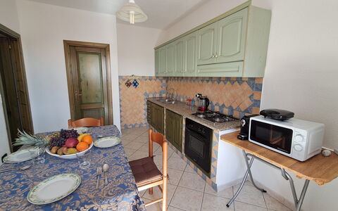 La Casetta Di Greise: Möbel, Flooring, Interior Design, Fussboden, Holz, Küche, Zimmer, Countertop, Major Appliance, Küchengerät