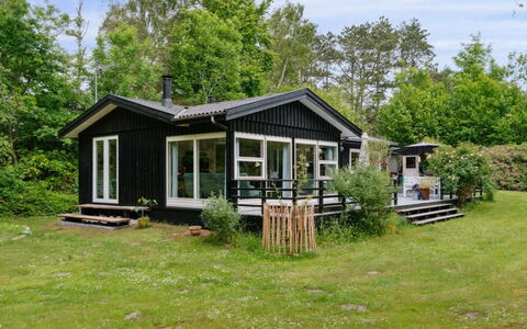 Nette - 100M from the Sea: Gras, Wiese, Grundstueck, Hütte, Ländliches Gebiet, Wiese, Gartenbauten, Garten, Schuppen