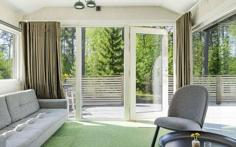 Hölick Minichalet Plus 7: Möbel, Interior Design, Holz, Flooring, Fussboden, Couch, Zuhause, Wohnzimmer, Decke, Stuhl