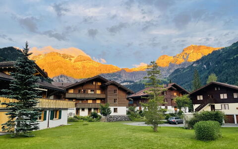 Bergecho Eg Mitte: Bergforms, Berg, Gebirge, Hügel, Haus, Hochland, Bergstation, Senke, Grat, Alpen