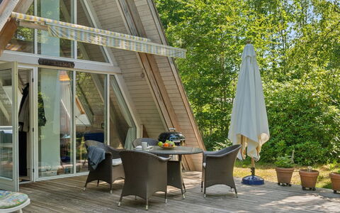 Thrond - 500M from the Sea: Wohnung, Eigentumswohnung, Estate, Balkon, Villa, Hotel
