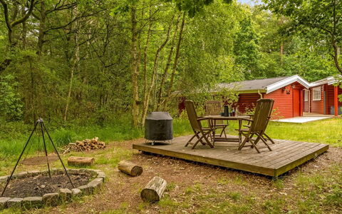 Thermet - 1.6Km from the Sea: Dachdecken, Hütte, Haus, Dach, Zuhause, Bauernhaus, Hütte, Estate, Dorf