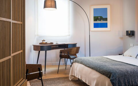 Il Monumento: Möbel, Interior Design, Flooring, Wand, Fussboden, Schlafzimmer, Holz, Zimmer, Bett, Beleuchtung