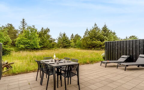 Anelle - 2.5Km from the Sea: Möbel, Gartenmöbel, Stuhl, Tisch Im Freien, Hartholz, Landscaping, Küche & Esszimmer Tisch, Park, Deck