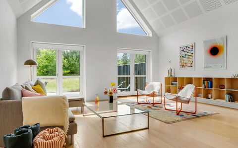 Anelle - 2.5Km from the Sea: Möbel, Flooring, Interior Design, Fussboden, Holz, Holzboden, Wohnzimmer, Decke, Zuhause, Stuhl