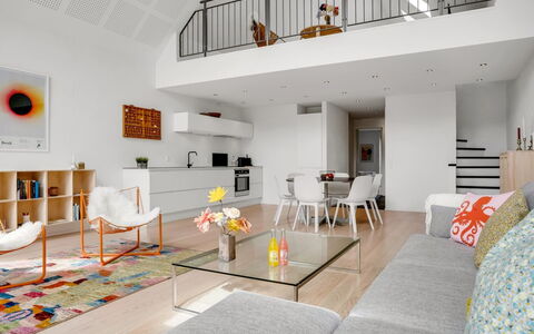 Anelle - 2.5Km from the Sea: Möbel, Interior Design, Flooring, Fussboden, Couch, Decke, Holz, Stuhl, Tabelle, Wohnzimmer