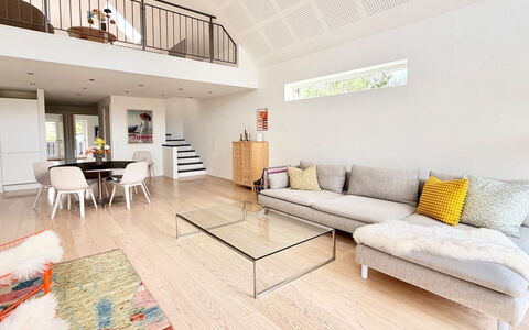 Anelle - 2.5Km from the Sea: Interior Design, Flooring, Möbel, Fussboden, Couch, Holz, Holzboden, Wohnzimmer, Decke, Beleuchtung