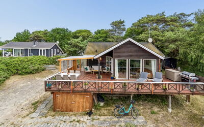 Mariam - 100M from the Sea