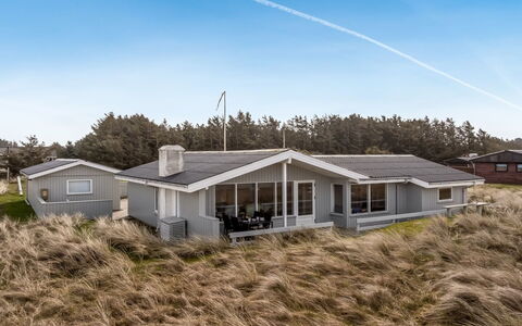 Fridgerd - 300M from the Sea: Holz, Zuhause, Veranda, Deck, Hartholz, Dach, Holzbeize, Holzboden, Eco Hotel