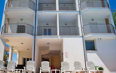 Tortoreto Apartment Close To The Sea, Ac,wi -fi: Blau, Schwimmbad, Balkon, Hotel