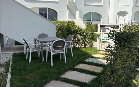 Perla Costa Conero: Schatten, Hazienda, Garten, Landscaping, Gartenmöbel, Kunstrasen, Hinterhof, Schwimmbad, Villa
