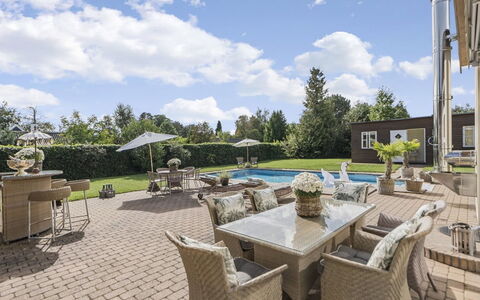 Mads - 1.2Km from the Sea: Grundstueck, Garten, Rasen, Estate, Landscaping, Stuhl, Garten, Schatten, Villa, Bauernhaus
